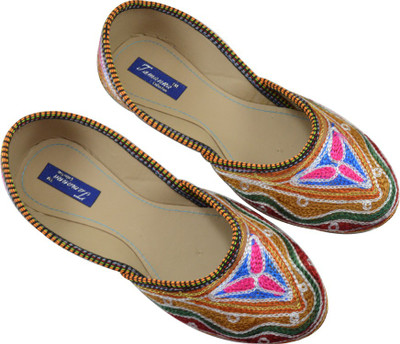 

Tamanna triangle handicraft Mojaris For Women(Multicolor