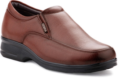 

Zebra Men's Regular 100% Pure s.Leather New Edition Tan Formal Shoes. Slip On For Men(Tan