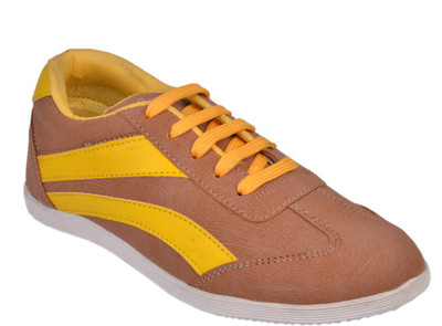 

Trilokani Boys, Beige