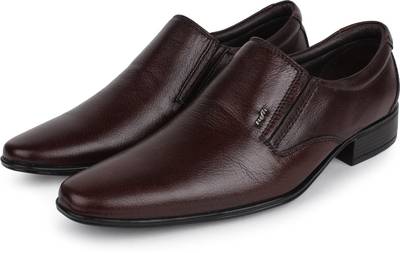 Tufli Wingtip Brown Formal Slip On
