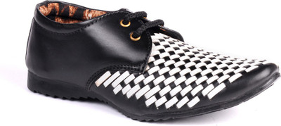 

Trilokani Boys, Black