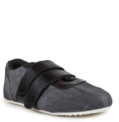

Addo Casual Shoes For Women(Black)