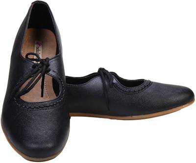 Indulgence Lace Up