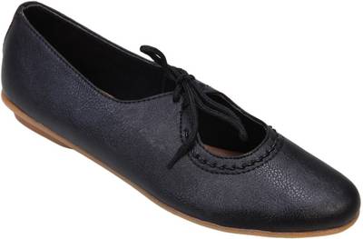 Indulgence Lace Up