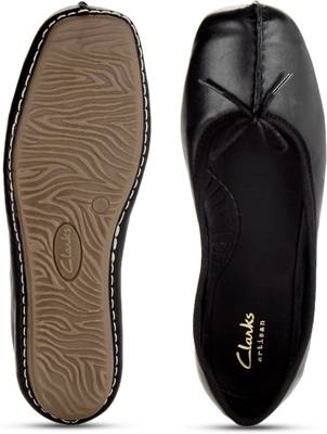 Clarks Freckle Ice Black Leather Bellies