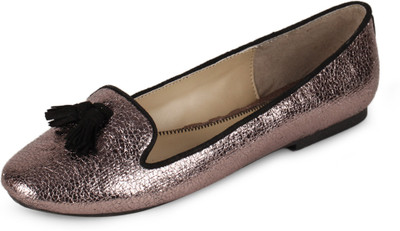 65% OFF on Amica Slexia Ass1411gld Closed Toe Belly For Women(Gold)