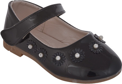 

Glinchy Girls, Black