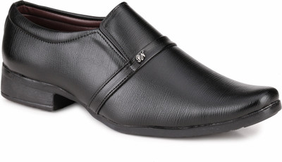 

Mactree Feel Slip On Shoes For Men(Black)