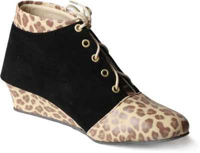 

Babes Women jungle print Ankle Boots For Women(Brown