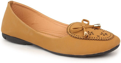 

Sindhi Footwear Venetian Loafers For Women(Beige)