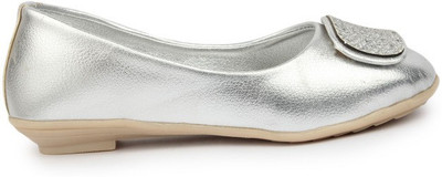 

Sindhi Footwear Comfortable Bellies For Women(Silver)