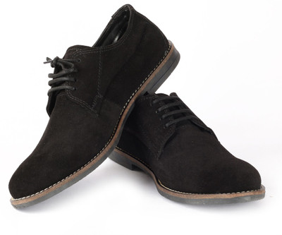 30 OFF on SPARX SM 285 Casuals For Men White Black on Flipkart