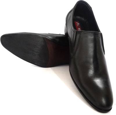 Besto Slip On Shoes