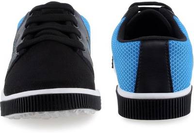SCATCHITE Sneakers