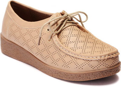

Flat n Heels Casual Shoes For Women(Beige)