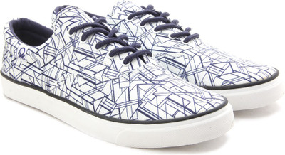 

United Colors of Benetton Men Sneakers For Men(Blue, White, 901