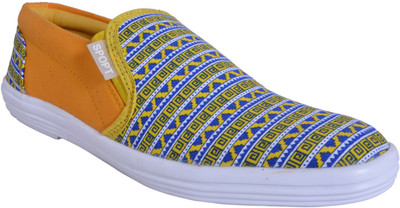 

Shoe Striker Casual Shoes For Men(Yellow)