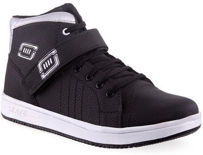 

Footista Rapid Casual Shoes For Men(Black, White)