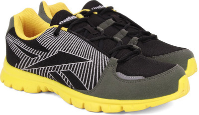

REEBOK Turbo lite LP Running Shoes For Men(Black, Silver, Yellow, Black/grey/silver/yellow
