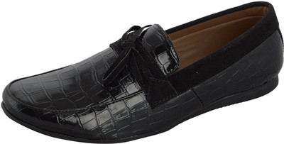 51% OFF on Zohran Black Loafers For Men(Black) 51% OFF on Zohran Black Loafers For Men(Black)