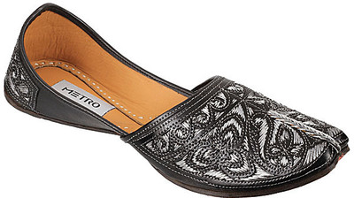 

Metro 16 Mojaris For Men(Black, 11;black