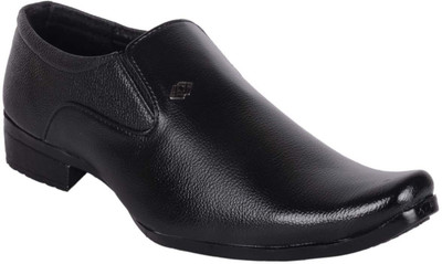

Woakers Stylish & Trendy Slip On For Men(Black