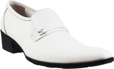 

Mochi Awesome Slip On For Men(White, 16;white