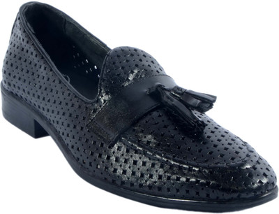 

Urban Nation Breathable Exotic Crafted Leather Slip On Loafers For Men(Black