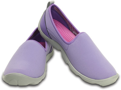 

Crocs Casual Shoes For Women(Blue), 14698-5k3