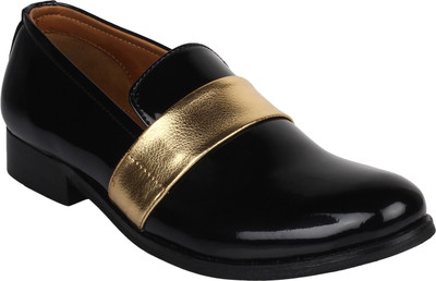

Lujo Slip On For Men(Black, 009;black
