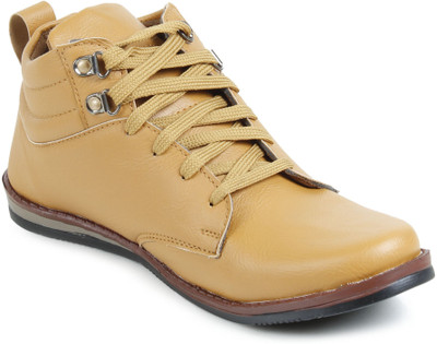 

Footrest Casual Shoes For Men(Beige, Cream