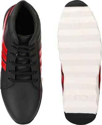 Braavosi Sneakers, Outdoors