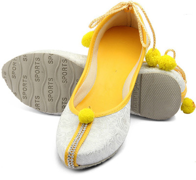 

Tashi White Yellow Jutti For Women's For Women(White, Yellow