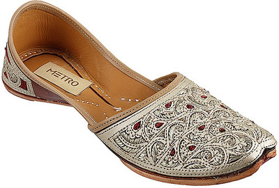 

Metro 16 Mojaris For Men(Gold, 15;gold