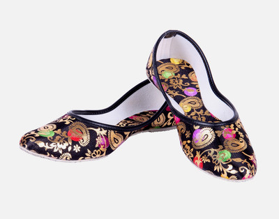 Goyal Black Print Bellies For Women(Black