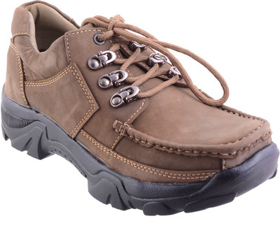 

Porcupine Adventure Outdoor Shoes For Men(Grey, Dust grey