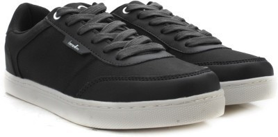 

United Colors of Benetton Sneakers For Men(Black, 902