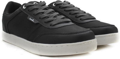 

United Colors of Benetton Men Sneakers For Men(Black, 902