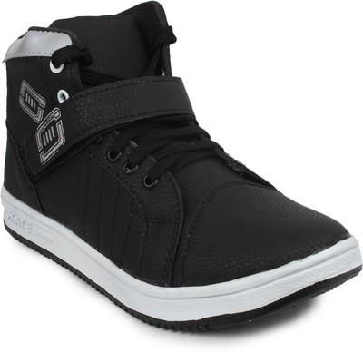 

Beonza Stylish Sneakers For Men(Silver, Black)