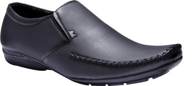 

Prolific Complete Man Slip On For Men(Black)