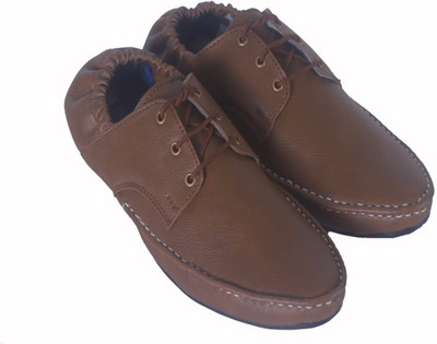 

Europian Boys, Brown