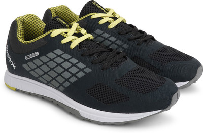 

REEBOK QUANTUM TR Men Training & Gym Shoes For Men(Grey, Yellow), Gravel/grey/green/black