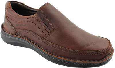 DOC & MARK 265 Casuals Shoes For Men(Tan), Pine