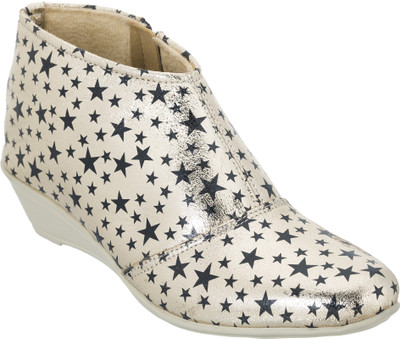 

Stylish Step Outdoors For Women(Gold