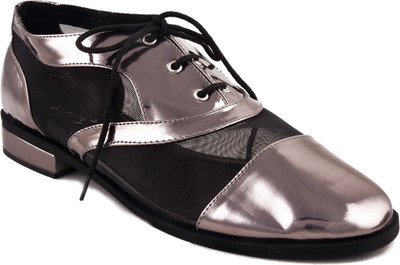 

Zaera Roxane Women Outdoor Shoes For Women(Silver)
