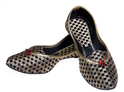 

Goyal Square Pattern Bellies For Women(Black, Gold