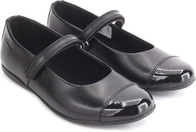 

Clarks Girls, Black leathe