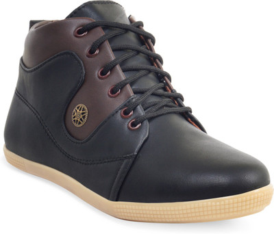 

ADYBird Dodger Casual Shoes For Men(Black