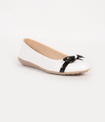 

Sindhi Footwear Indian Bellies For Women(White)