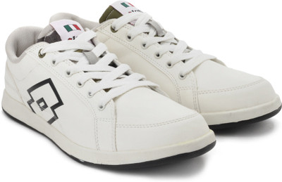 

Lotto Logo Plus Sneakers For Men(White, Black, Cream
